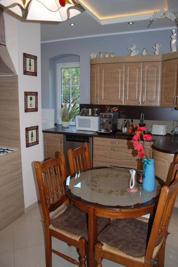 Aparthome Barbara 2 ทอรูน ภายนอก รูปภาพ